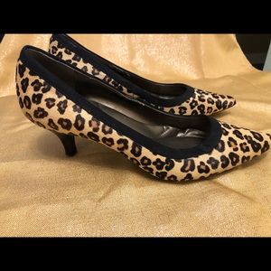 Bandolino B Flexible Leopard Print Heels
